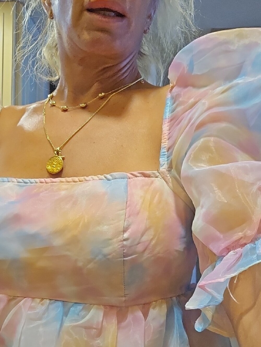Ladies Pink Pastel Princess Vacation Summer Dress with Puffy Sleeves - Picture 3 of 9